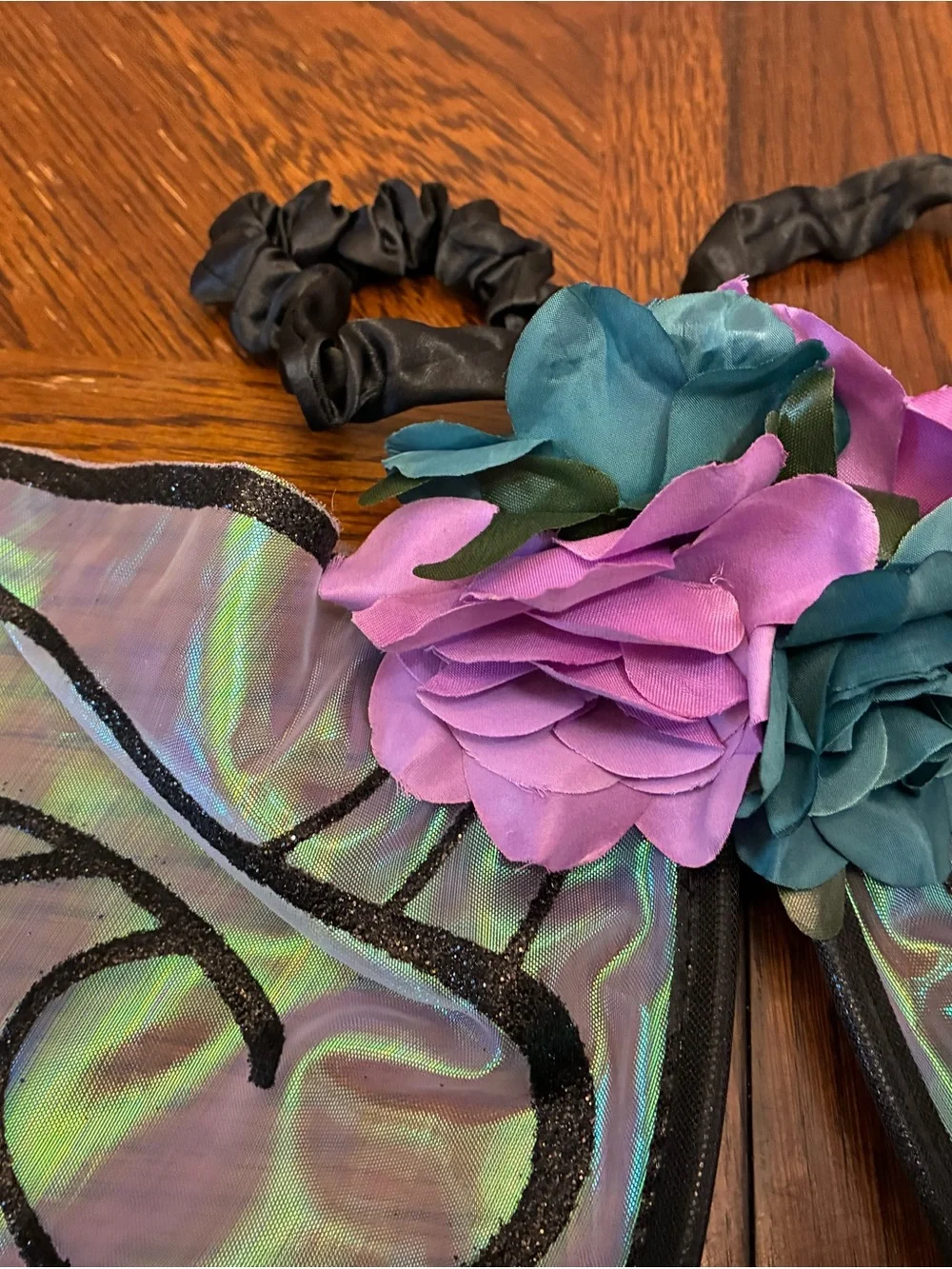 Spirit Dark Fairy Wings in Iridescent Green and Black - Picture 7 of 7